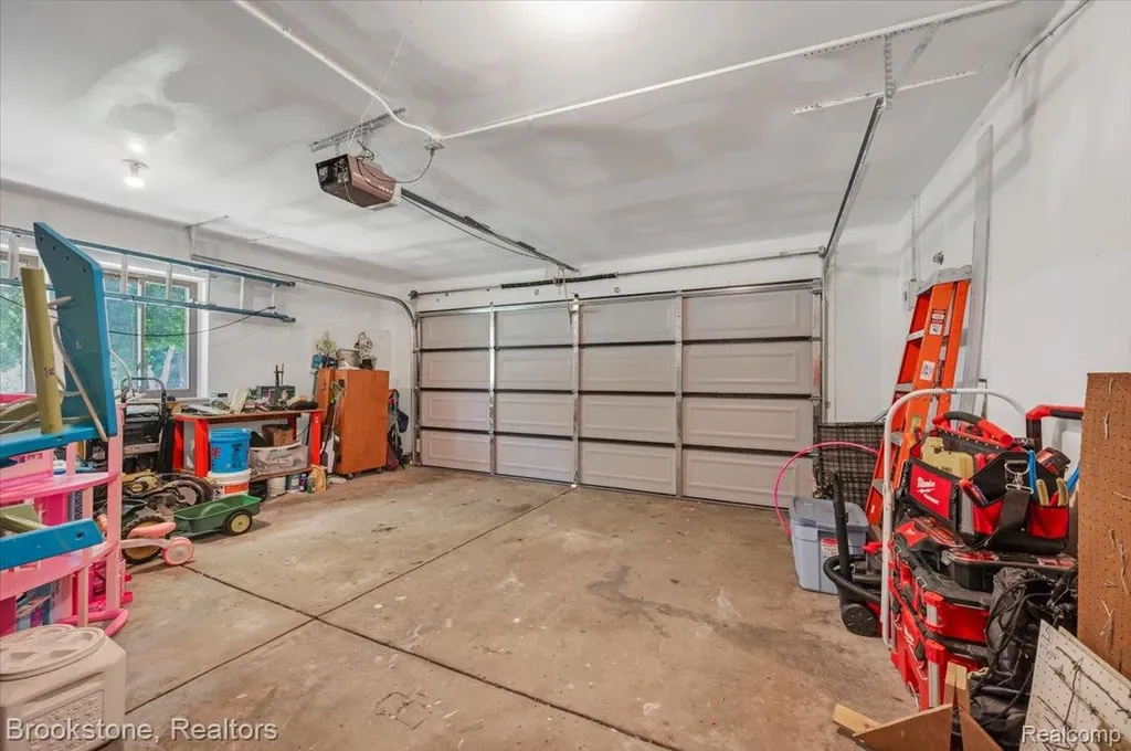 5067 Algonquin Boulevard Independence Charter Township MI 48348