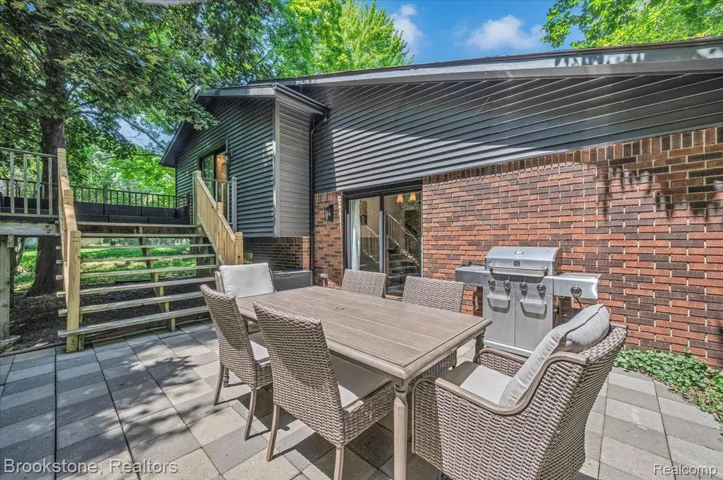 5067 Algonquin Boulevard Independence Charter Township MI 48348