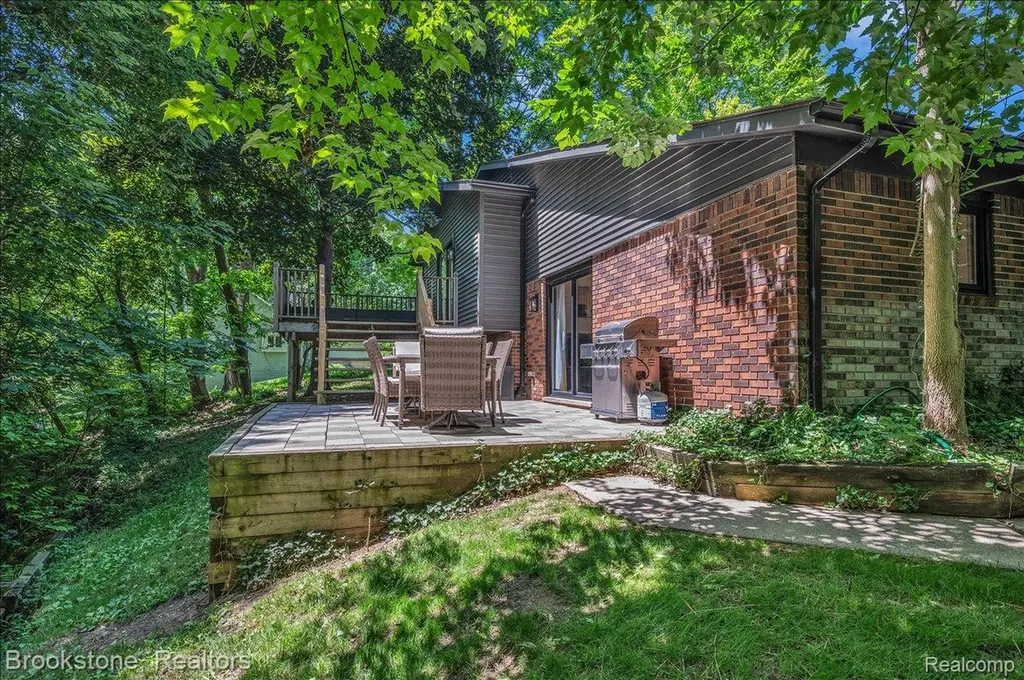 5067 Algonquin Boulevard Independence Charter Township MI 48348
