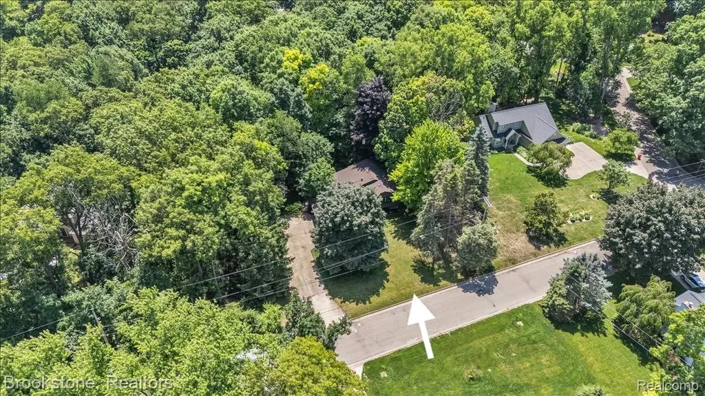 5067 Algonquin Boulevard Independence Charter Township MI 48348