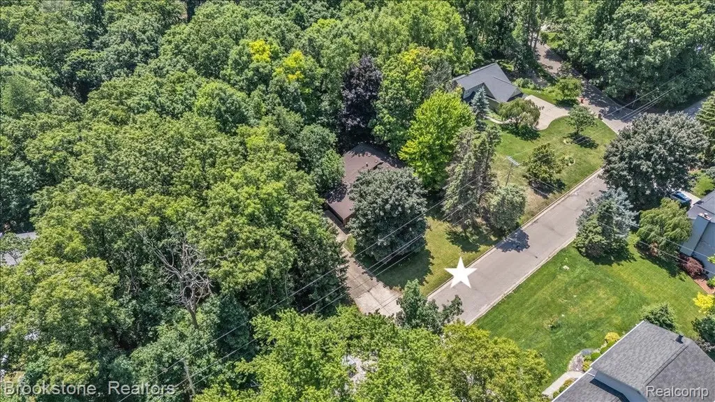 5067 Algonquin Boulevard Independence Charter Township MI 48348