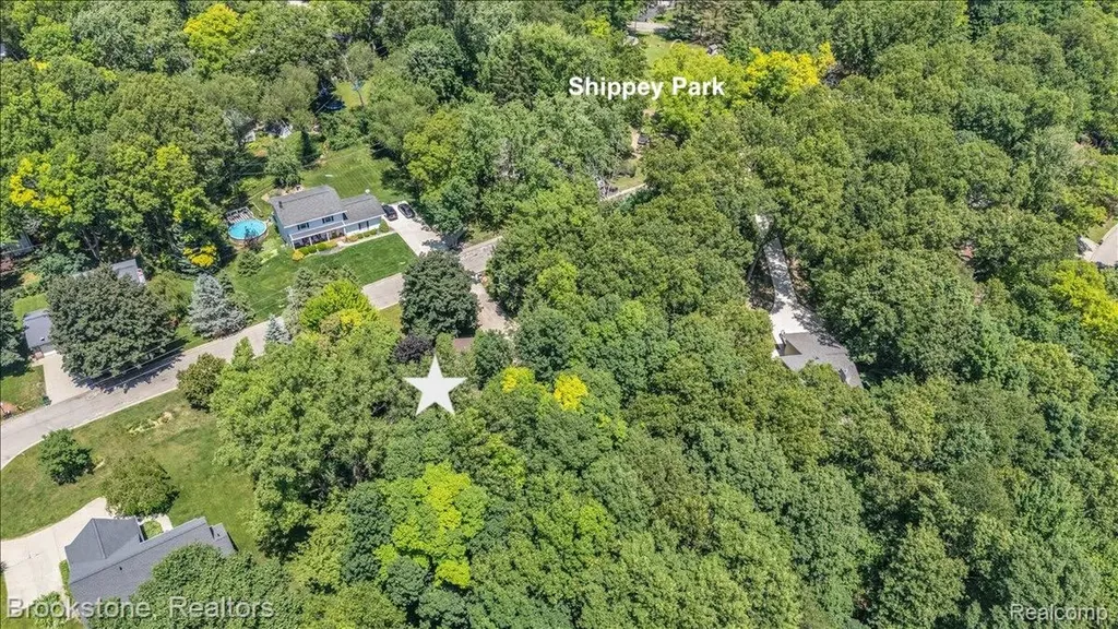 5067 Algonquin Boulevard Independence Charter Township MI 48348