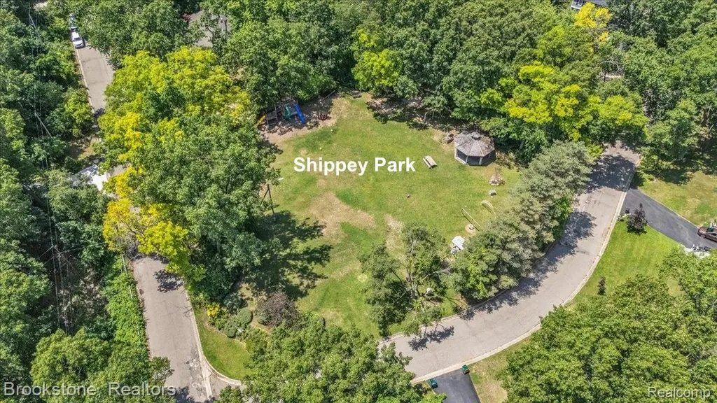 5067 Algonquin Boulevard Independence Charter Township MI 48348