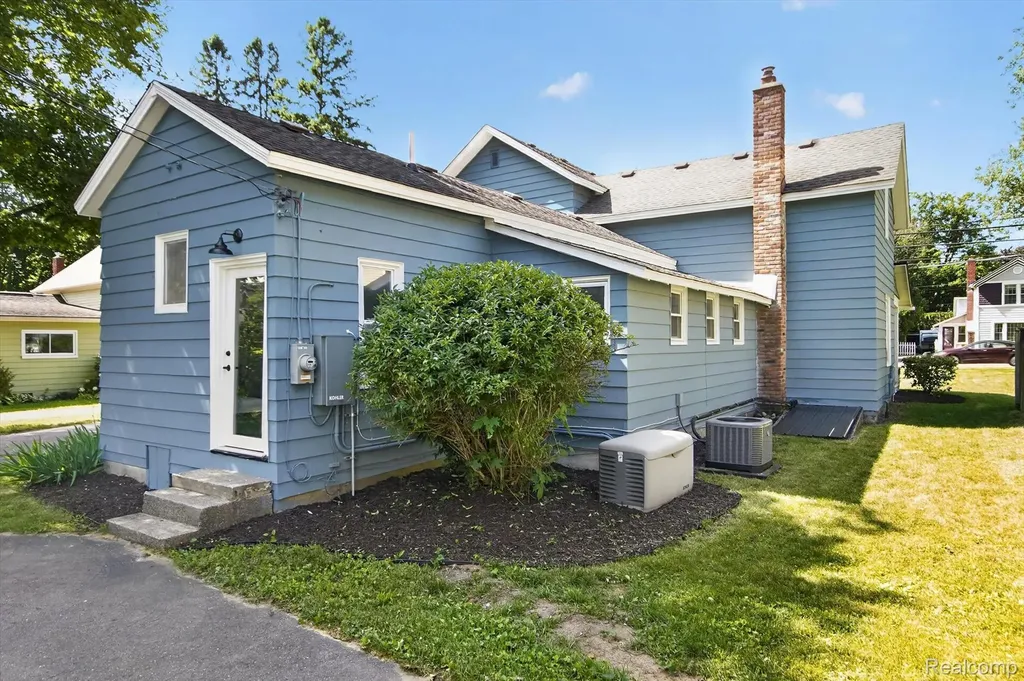 714 Atlantic Street Milford Village MI 48381