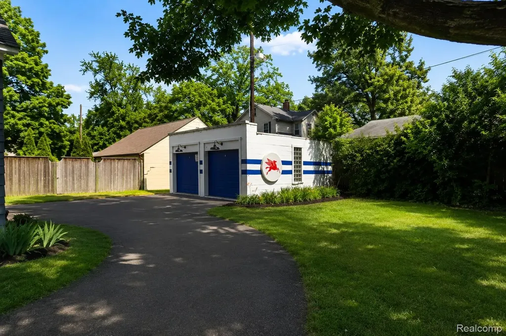 714 Atlantic Street Milford Village MI 48381