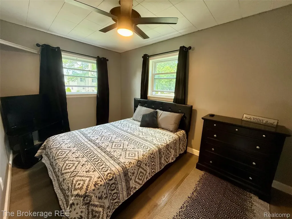 3657 Jackson Boulevard White Lake Charter Township MI 48383