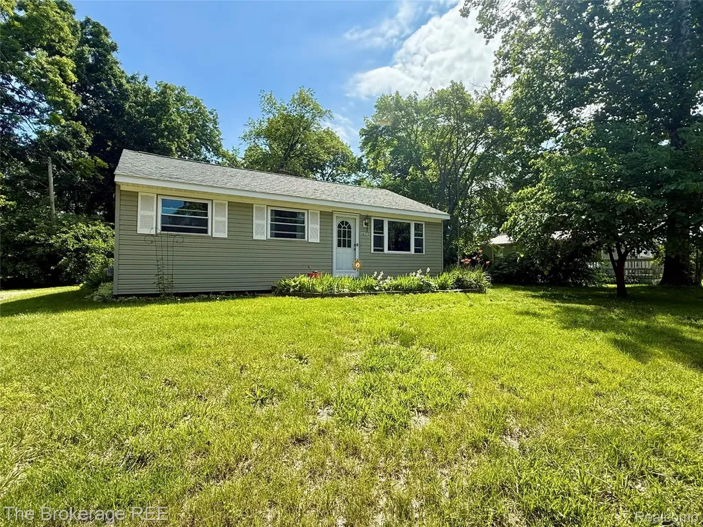 3657 Jackson Boulevard White Lake Charter Township MI 48383