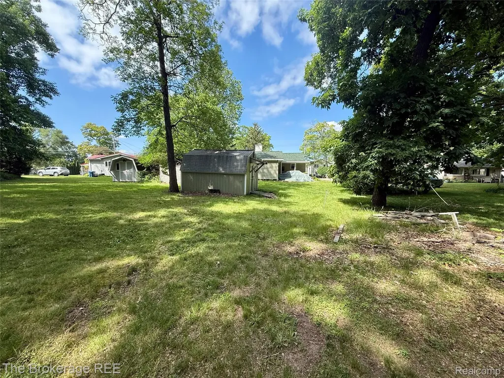 3657 Jackson Boulevard White Lake Charter Township MI 48383