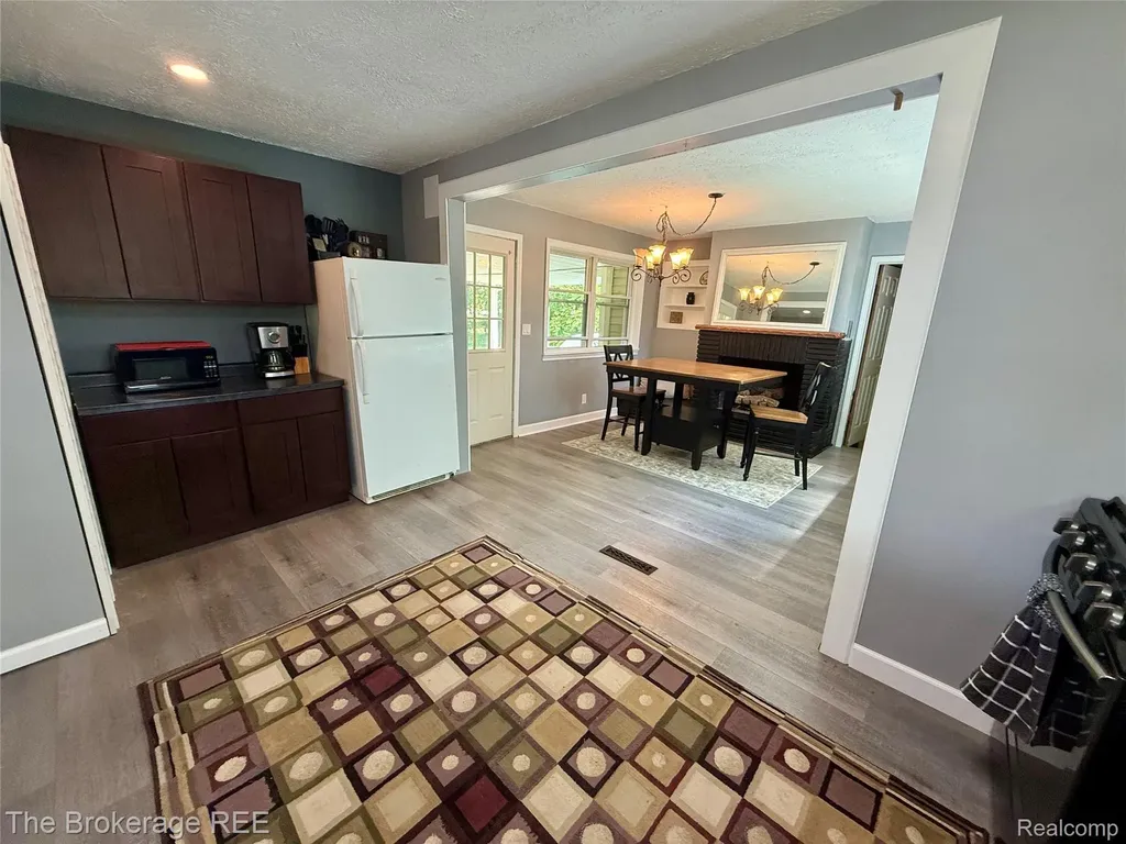 3657 Jackson Boulevard White Lake Charter Township MI 48383