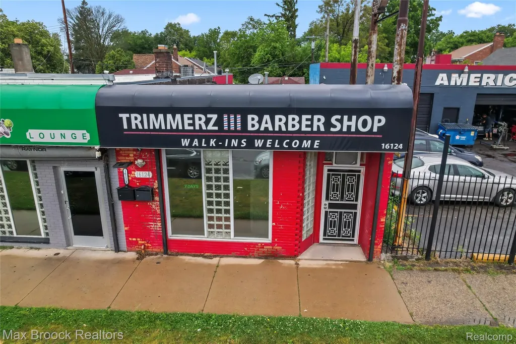 16124 W 7 Mile Road Detroit City MI 48235