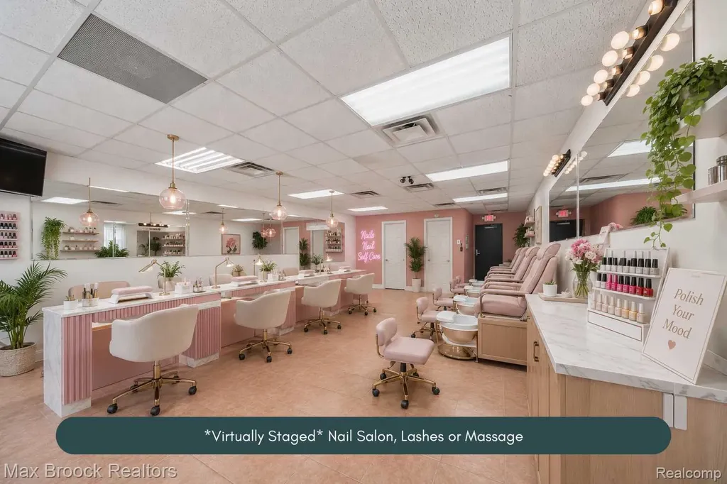 16124 W 7 Mile Road Detroit City MI 48235
