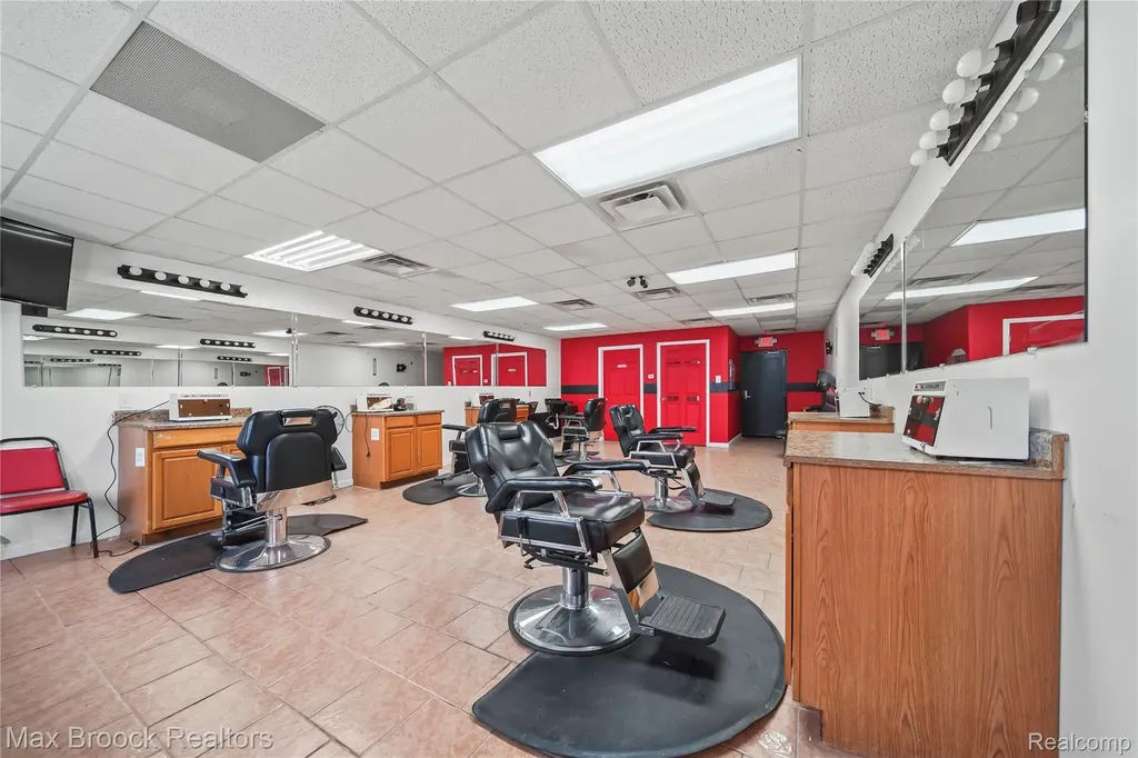 16124 W 7 Mile Road Detroit City MI 48235