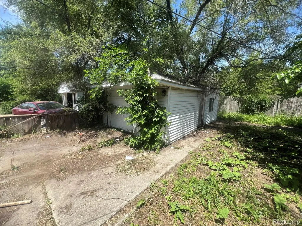 15865 Collingham Drive Detroit City MI 48205