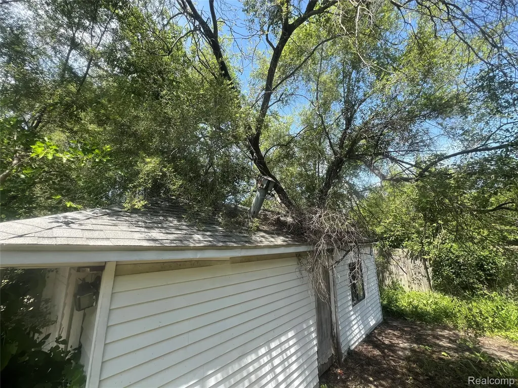 15865 Collingham Drive Detroit City MI 48205