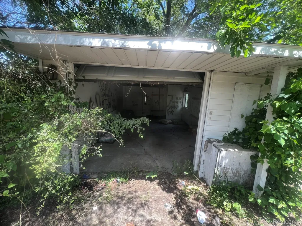 15865 Collingham Drive Detroit City MI 48205