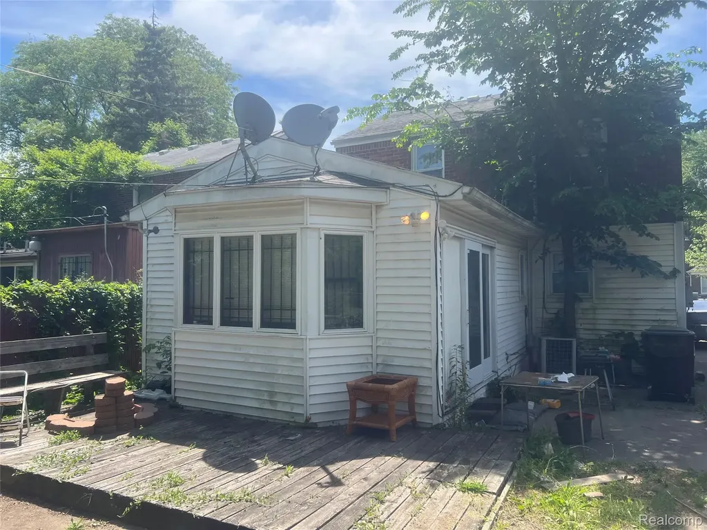 15865 Collingham Drive Detroit City MI 48205