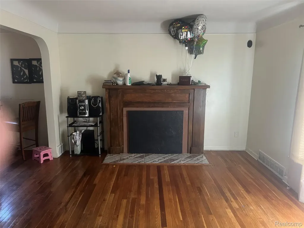 15865 Collingham Drive Detroit City MI 48205
