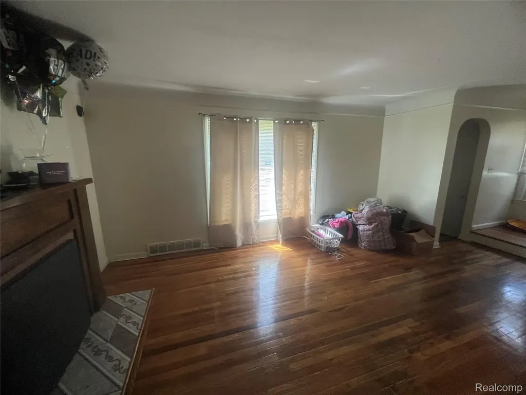 15865 Collingham Drive Detroit City MI 48205