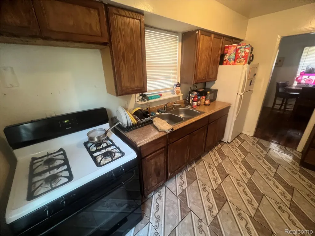 15865 Collingham Drive Detroit City MI 48205