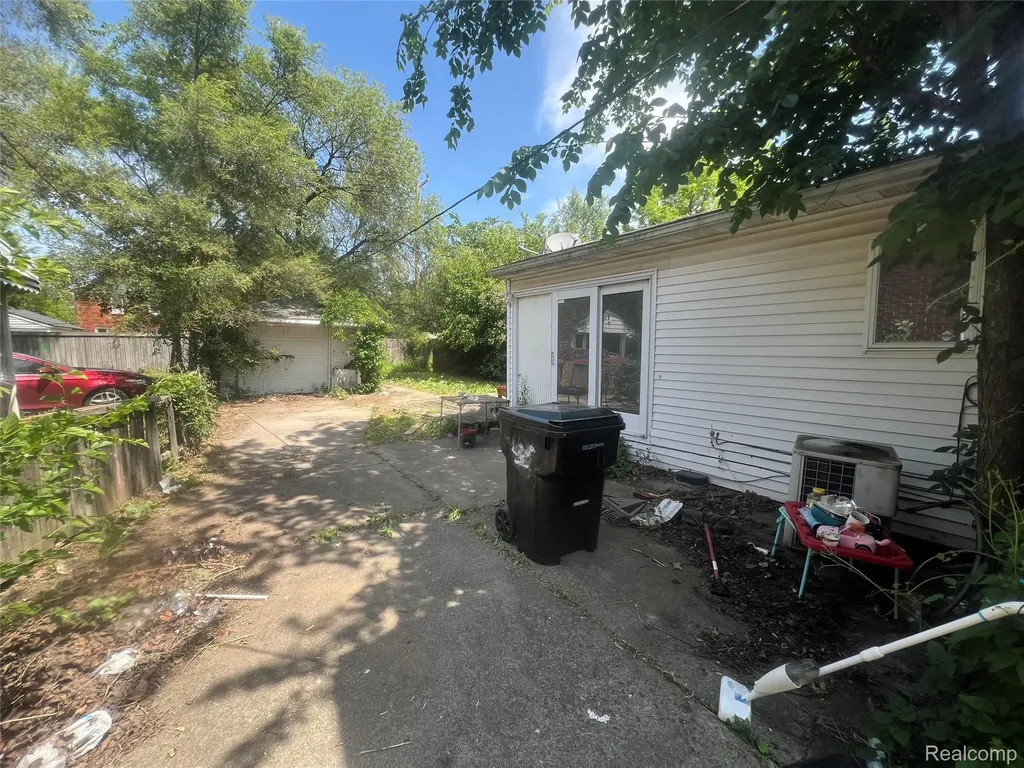 15865 Collingham Drive Detroit City MI 48205