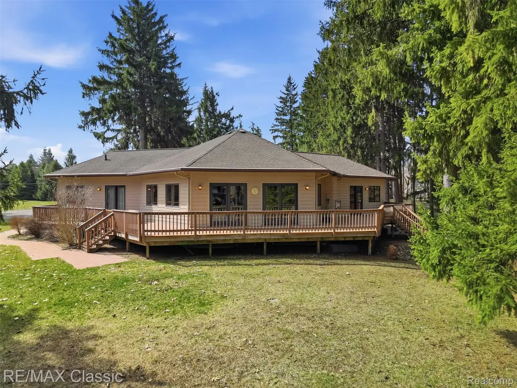 6150 Willow Road West Bloomfield Charter Township MI 48324