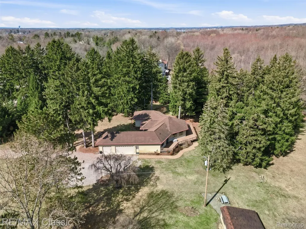 6150 Willow Road West Bloomfield Charter Township MI 48324