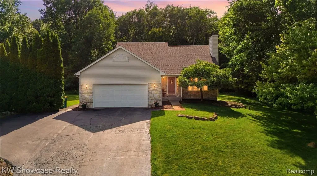 525 Aarons Way Brandon Charter Township MI 48462