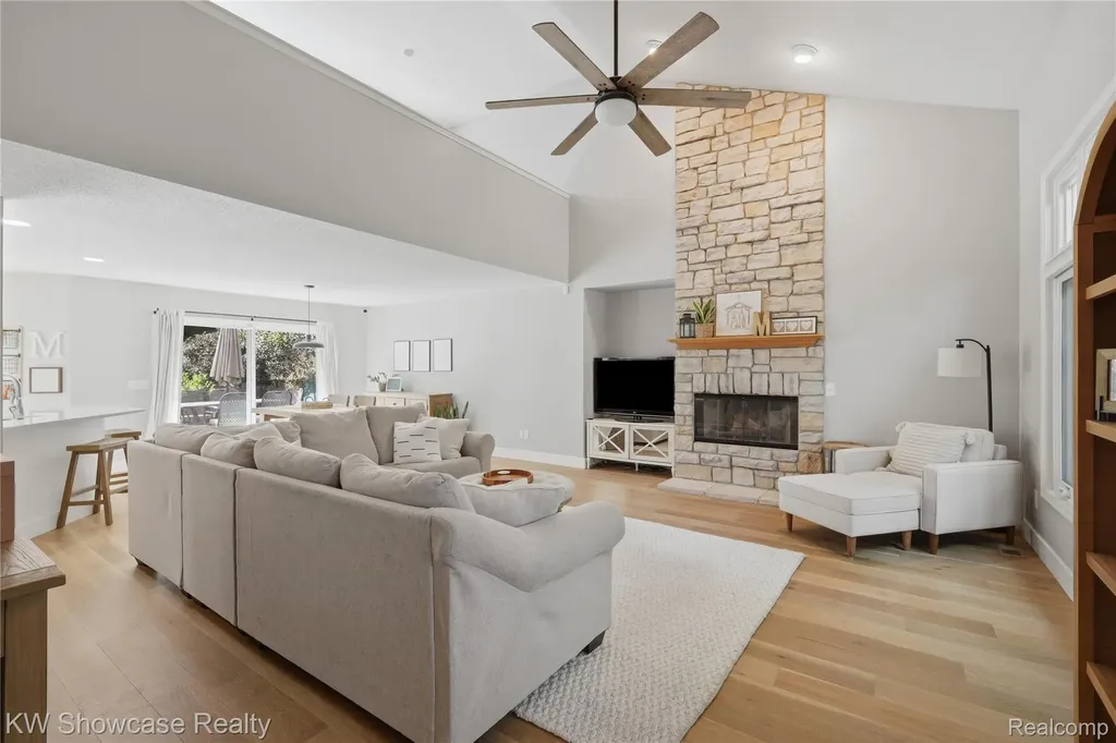 525 Aarons Way Brandon Charter Township MI 48462