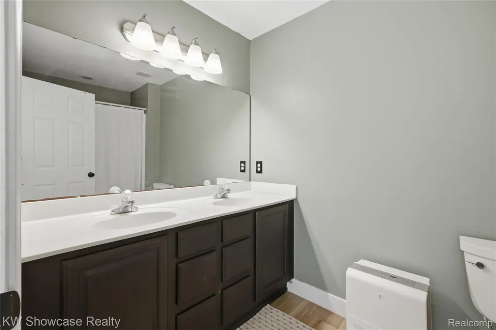 525 Aarons Way Brandon Charter Township MI 48462