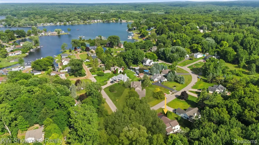 525 Aarons Way Brandon Charter Township MI 48462