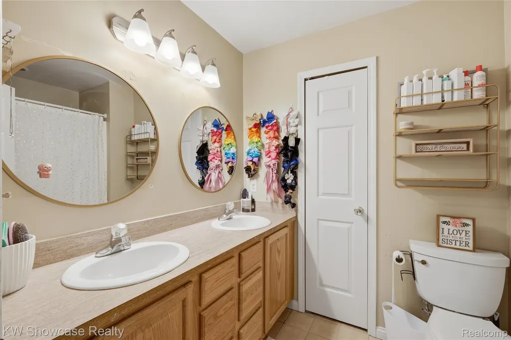 525 Aarons Way Brandon Charter Township MI 48462
