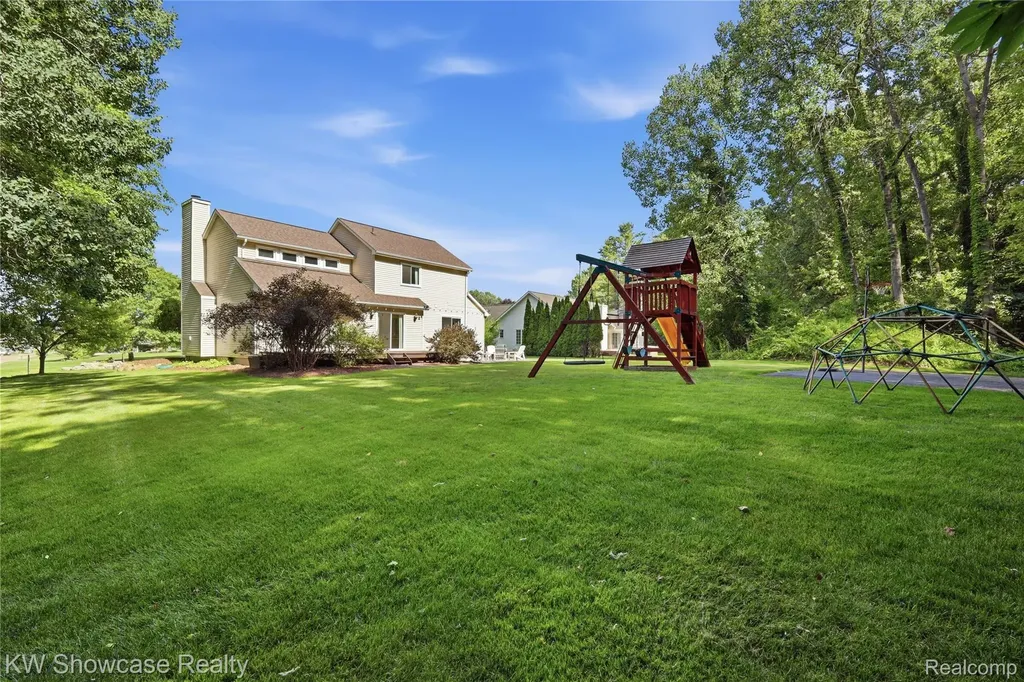 525 Aarons Way Brandon Charter Township MI 48462