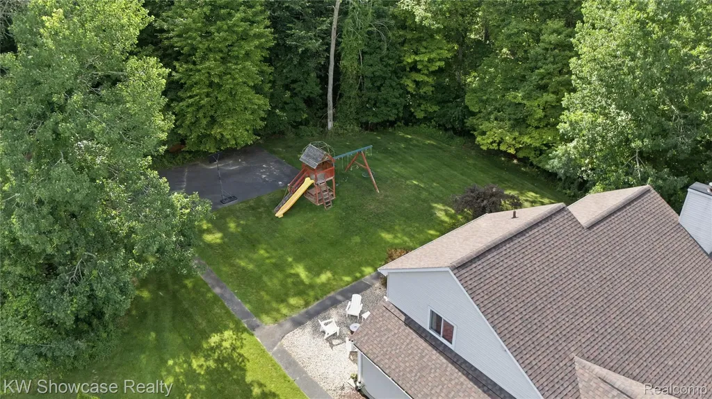 525 Aarons Way Brandon Charter Township MI 48462