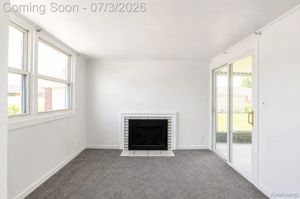11085 Busch Avenue Warren City MI 48089