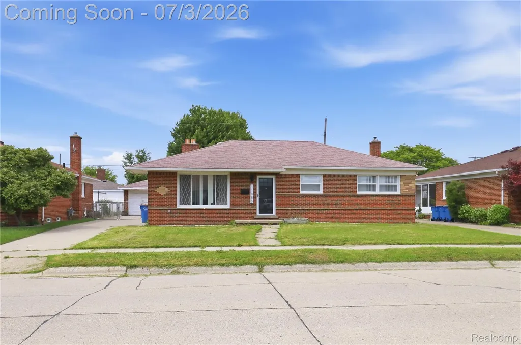 11085 Busch Avenue Warren City MI 48089