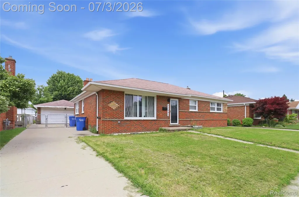 11085 Busch Avenue Warren City MI 48089