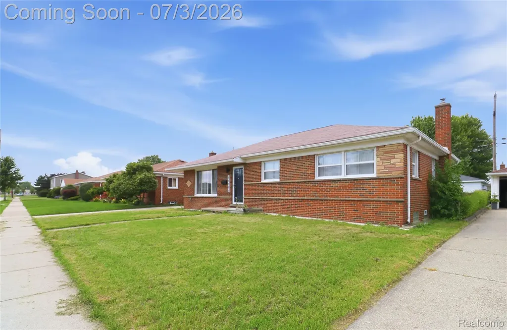 11085 Busch Avenue Warren City MI 48089