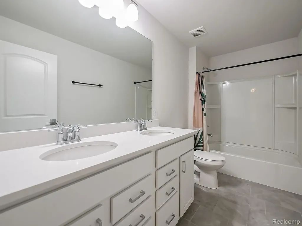 2716 Maize Loop Saline Township MI 48176