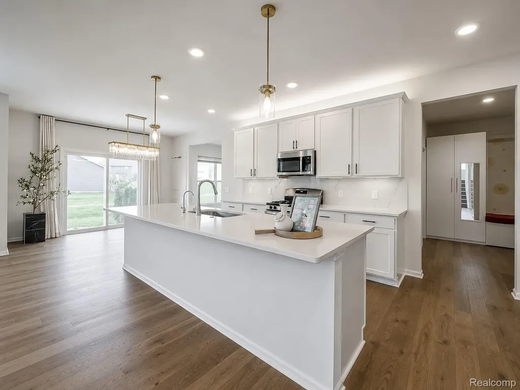 2716 Maize Loop Saline Township MI 48176