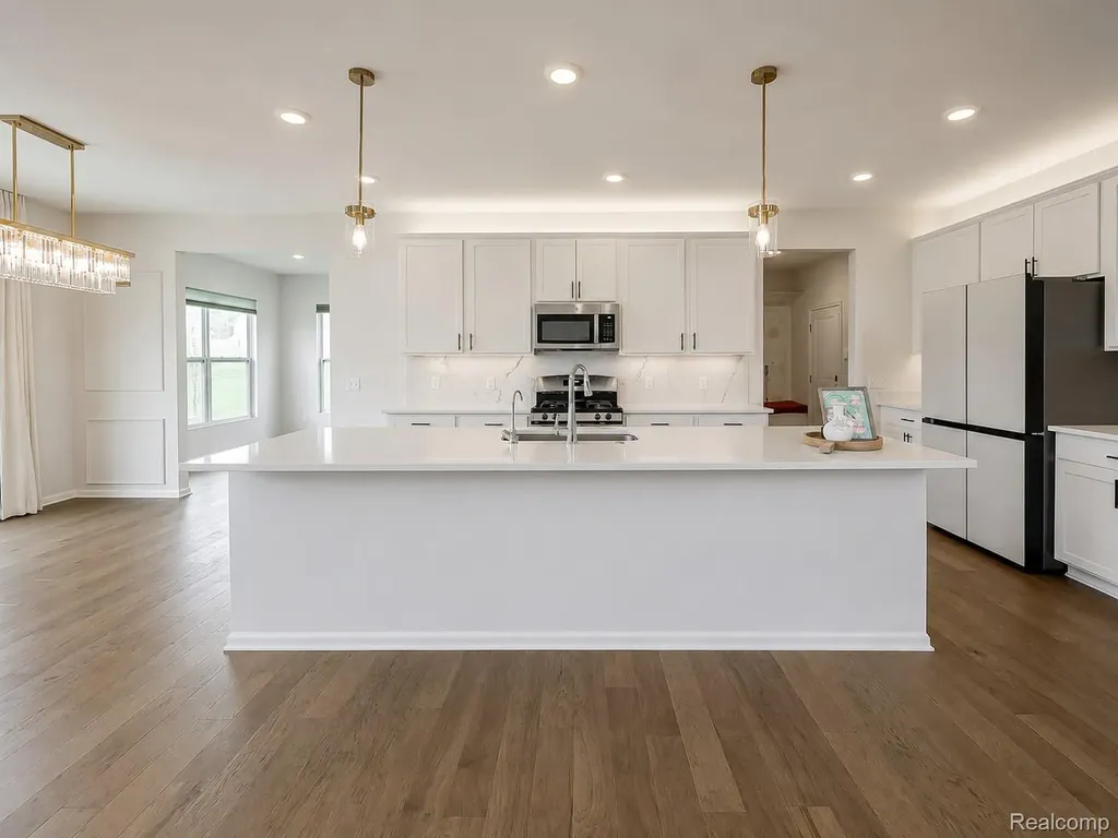 2716 Maize Loop Saline Township MI 48176