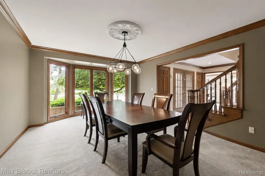 3015 Woodcreek Way Bloomfield Charter Township MI 48304