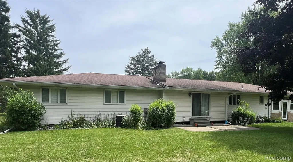 1361 Dyemeadow Lane Flint Charter Township MI 48532