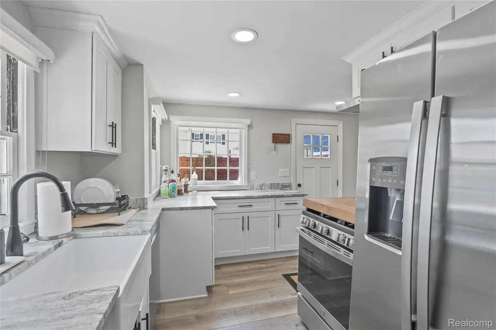 3051 Elmwood Drive Fort Gratiot Charter Township MI 48059