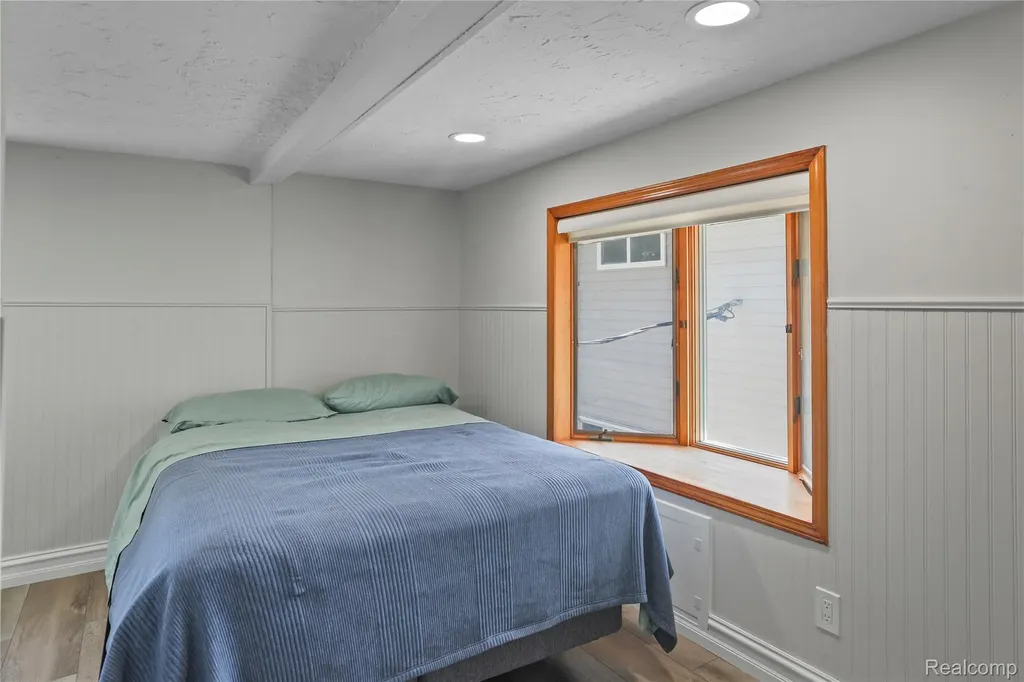 3051 Elmwood Drive Fort Gratiot Charter Township MI 48059