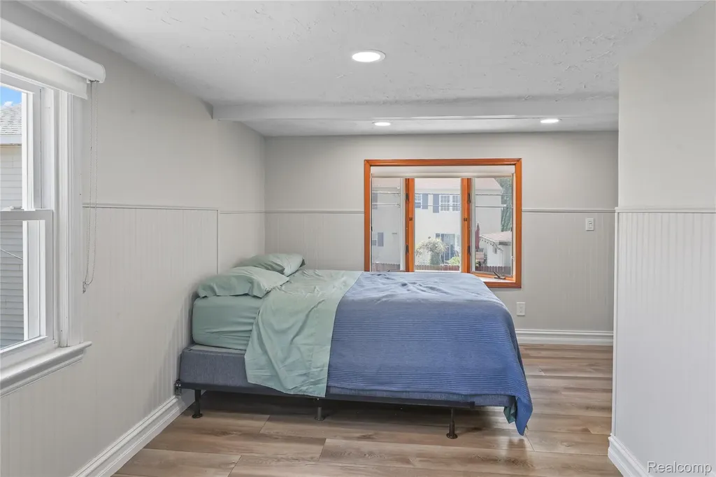 3051 Elmwood Drive Fort Gratiot Charter Township MI 48059