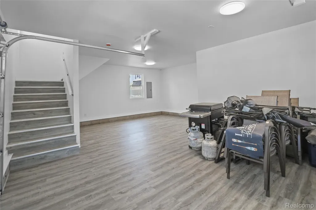 3051 Elmwood Drive Fort Gratiot Charter Township MI 48059