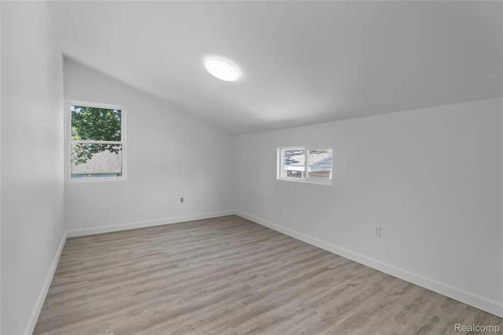 3051 Elmwood Drive Fort Gratiot Charter Township MI 48059