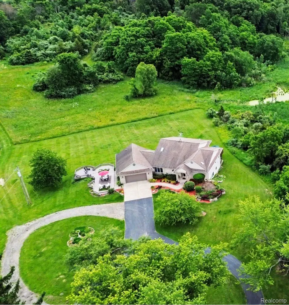 18501 Taylor Lake Road Rose Township MI 48442