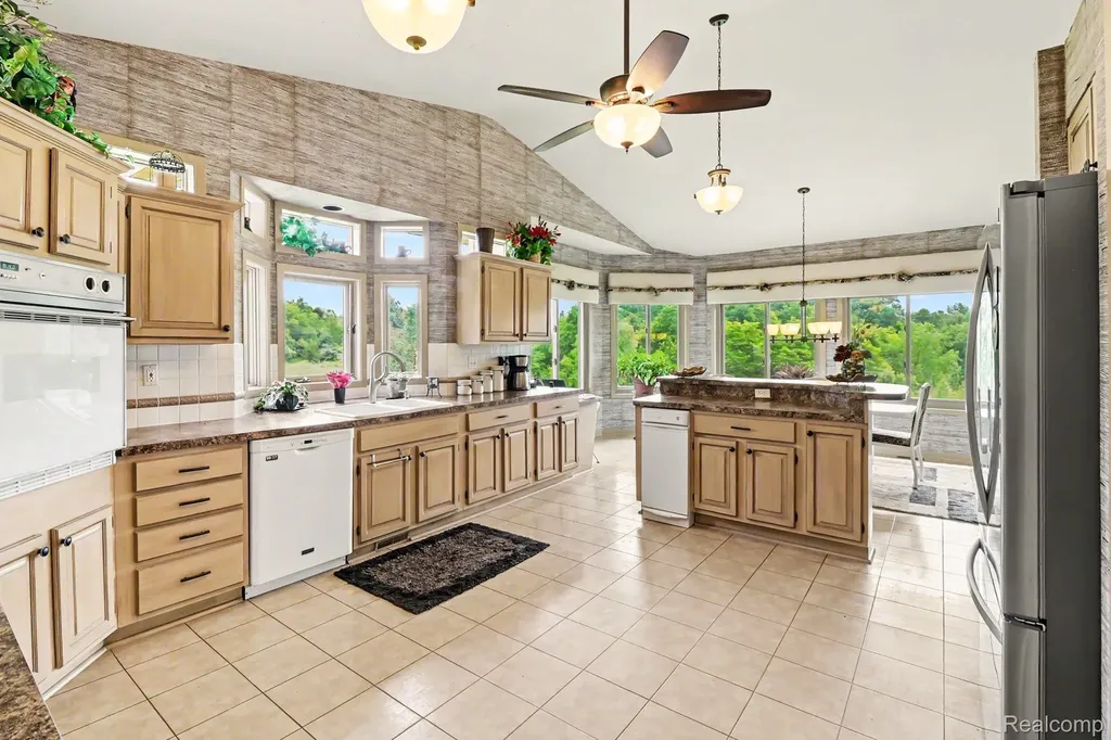 18501 Taylor Lake Road Rose Township MI 48442