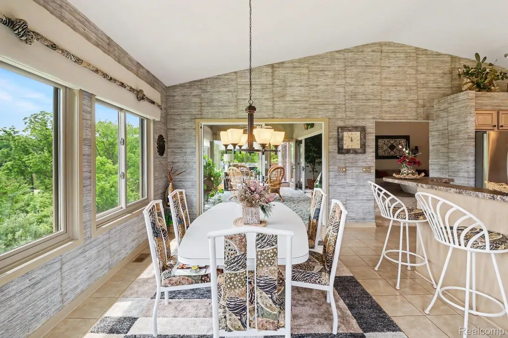 18501 Taylor Lake Road Rose Township MI 48442